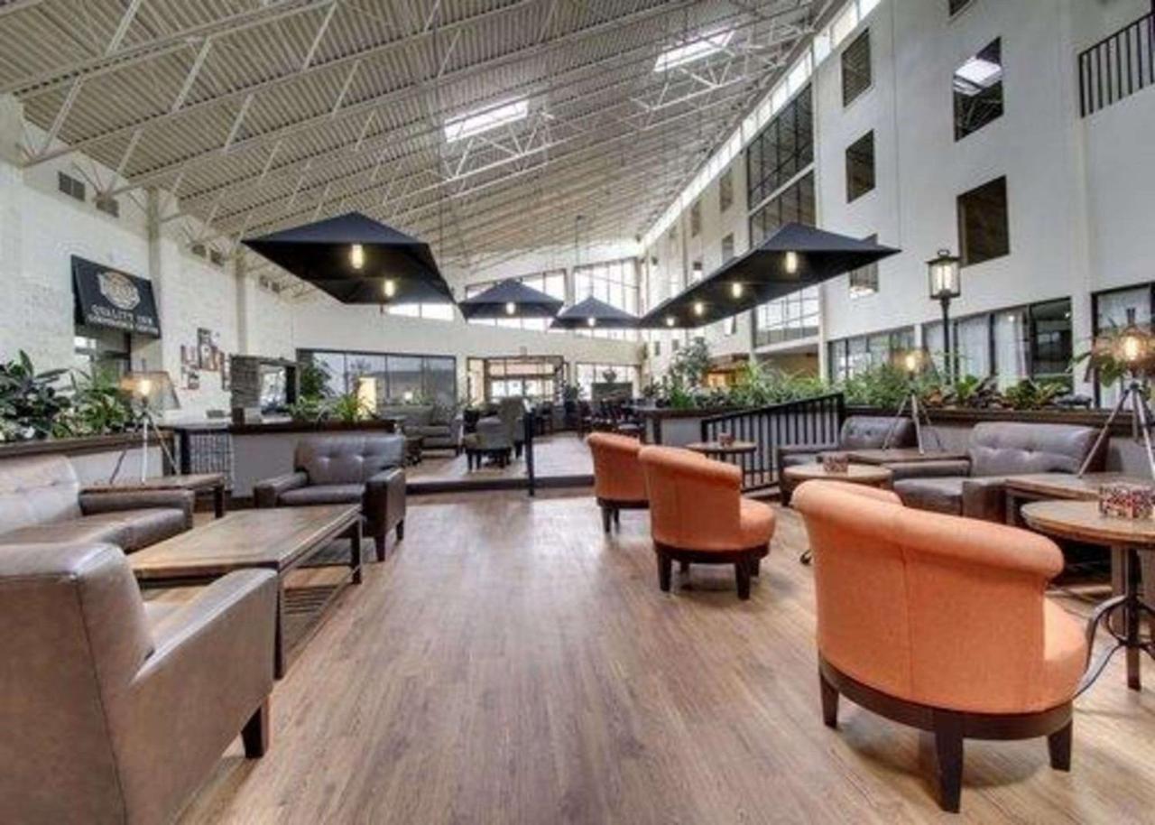 The Atrium Hotel On Third Quincy Buitenkant foto